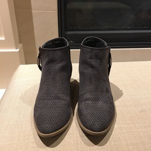 Sam Elderman Circus Booties. Size 6.5